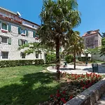 Palazzo D *