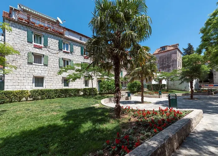 Palazzo D *