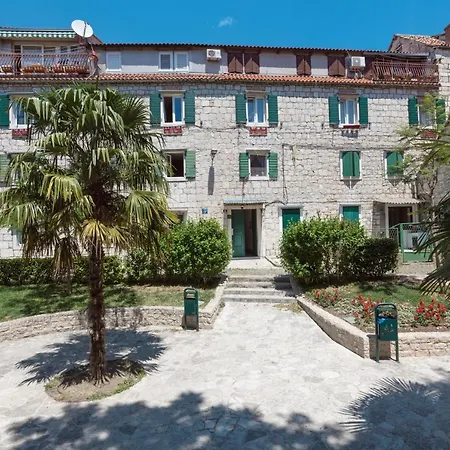 Palazzo D * Split